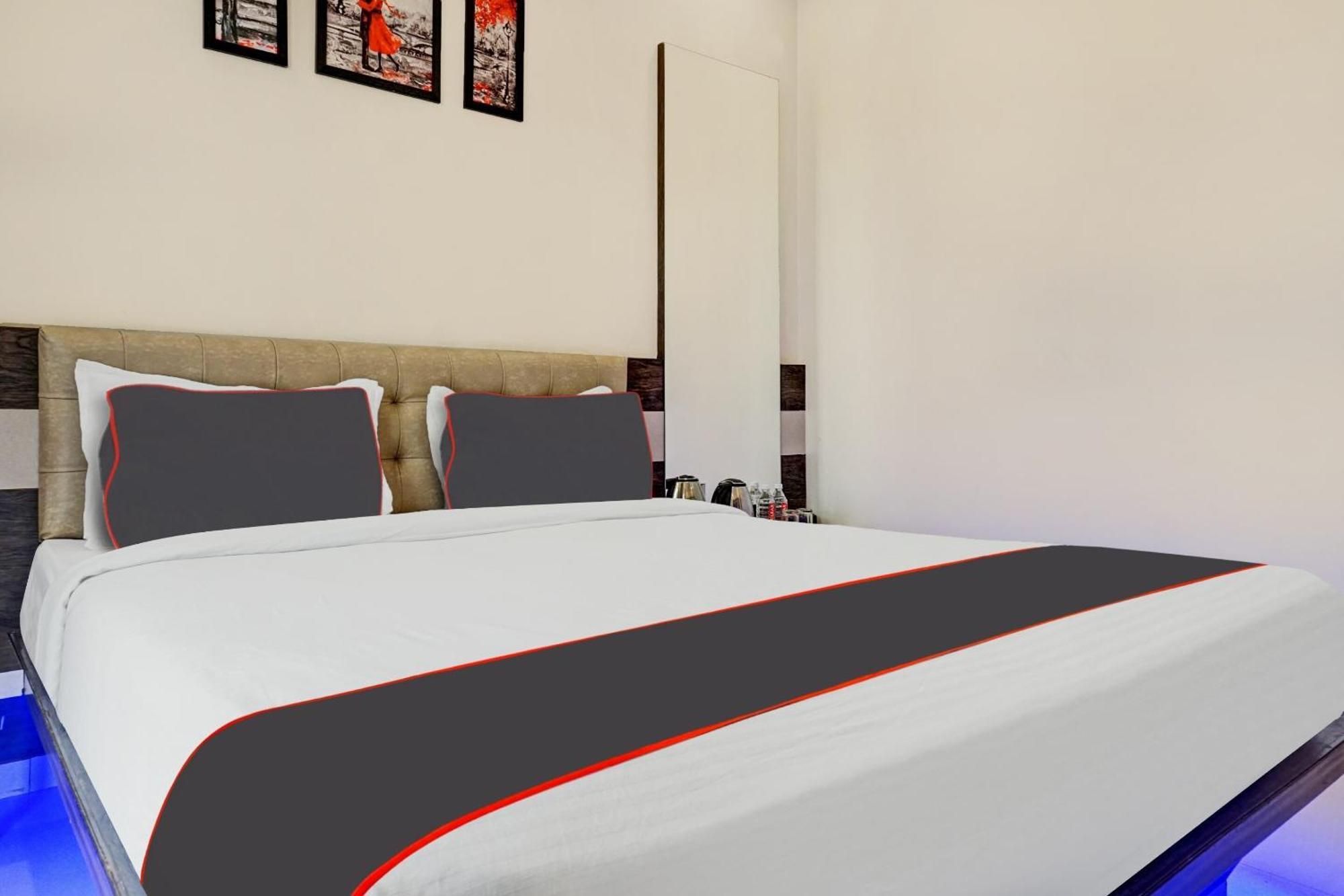 Отель Super Townhouse Poona Royal Pimpri-Chinchwad Экстерьер фото